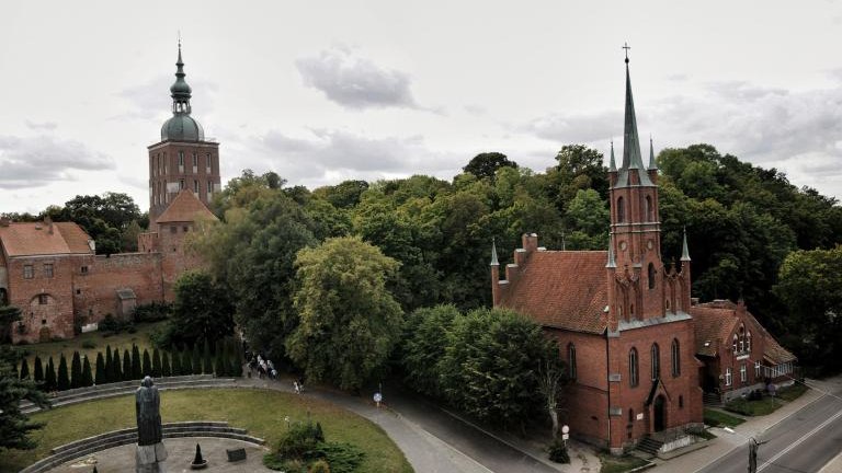 Frombork panorama Poland shutterstock_1629059356.jpg