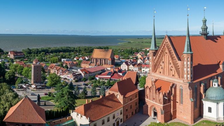 Panorama of the brick Gothic cathedral in Frombork shutterstock_2192986959.jpg